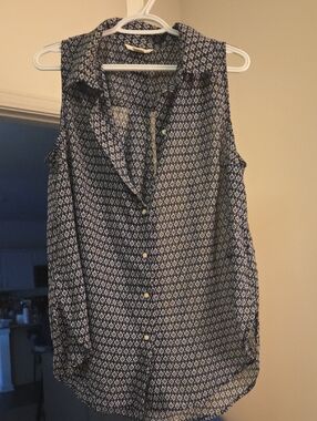 Sleeveless Navy Geo Print Button-Front Blouse